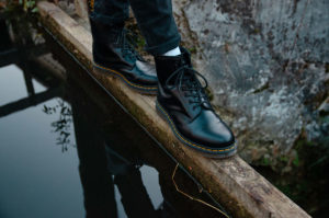 Do Martens hiking balancing featured image